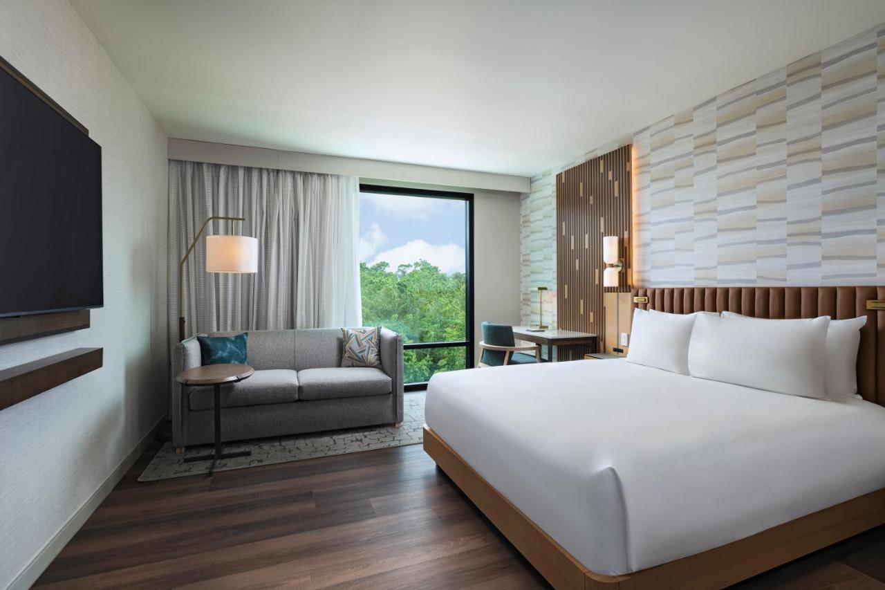 Hyatt Regency Conroe Hotel Bagian luar foto