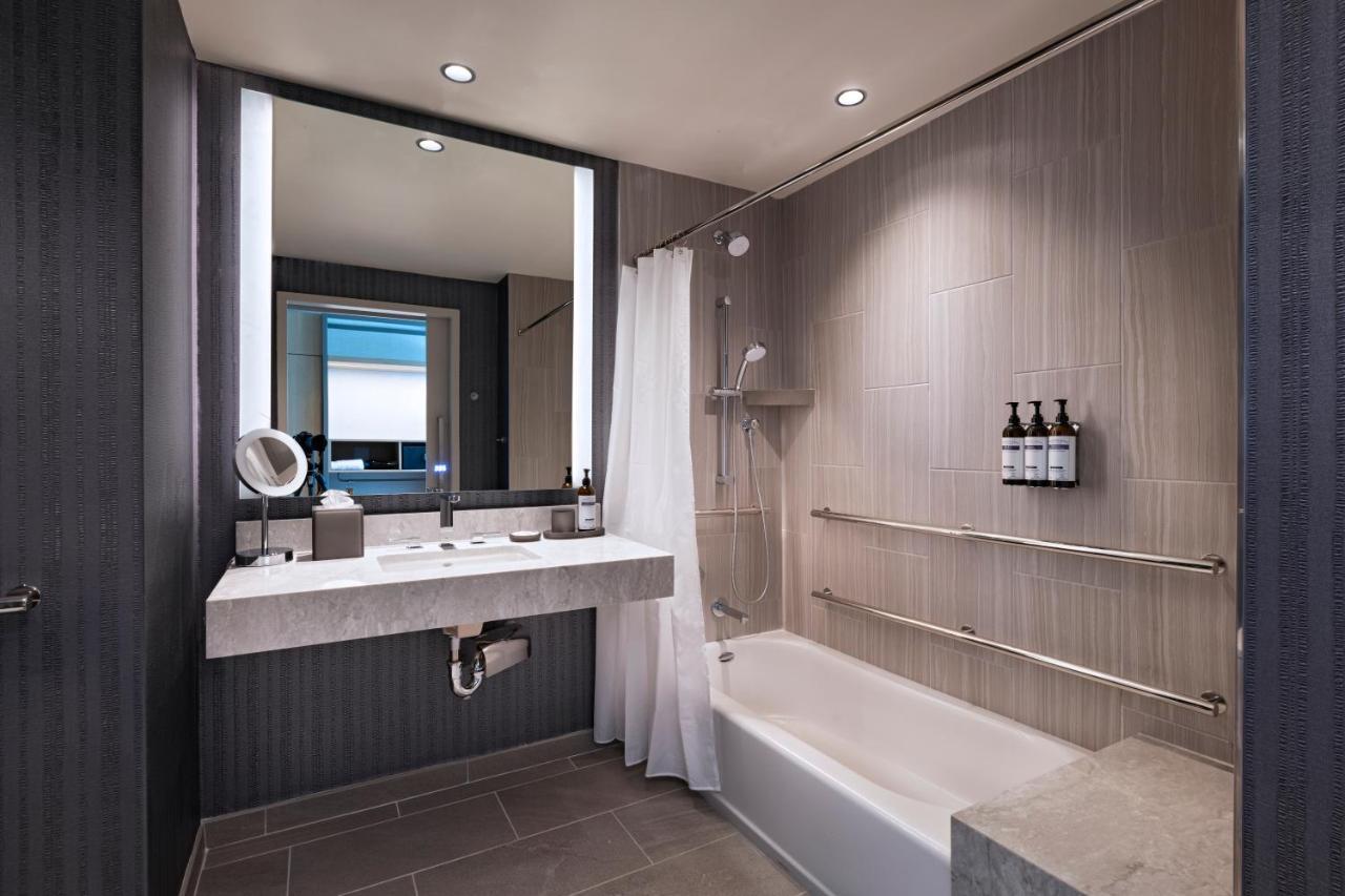 Hyatt Regency Conroe Hotel Bagian luar foto