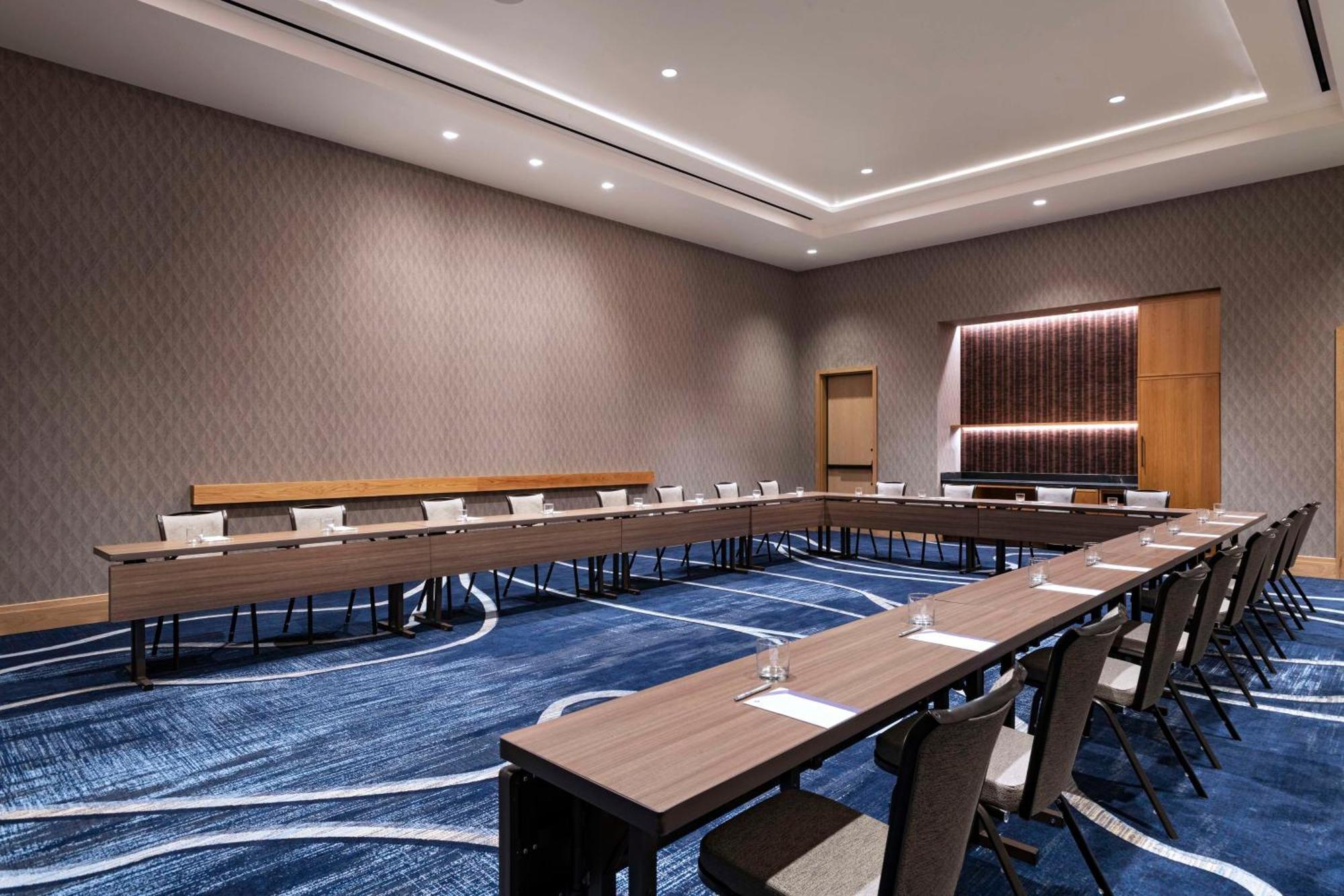 Hyatt Regency Conroe Hotel Bagian luar foto